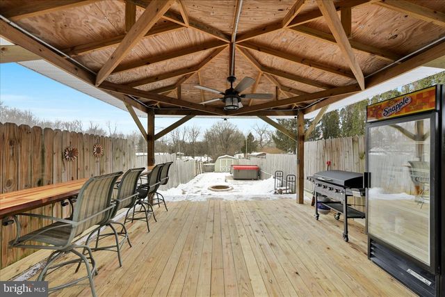 137 E HIGH ST, Womelsdorf, PA 19567