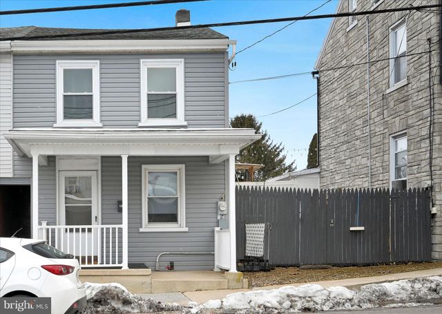 137 E HIGH ST, Womelsdorf, PA 19567