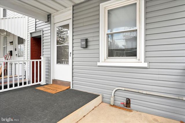 137 E HIGH ST, Womelsdorf, PA 19567