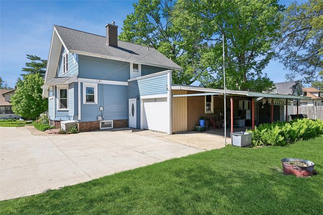 618 32nd Street NE, Cedar Rapids, IA 52402