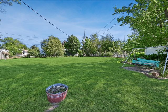 618 32nd Street NE, Cedar Rapids, IA 52402