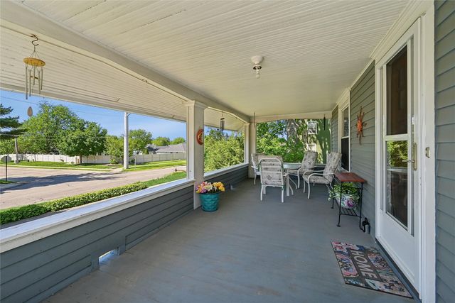 618 32nd Street NE, Cedar Rapids, IA 52402