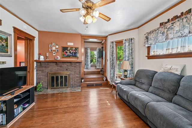 618 32nd Street NE, Cedar Rapids, IA 52402