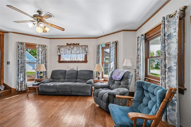 618 32nd Street NE, Cedar Rapids, IA 52402