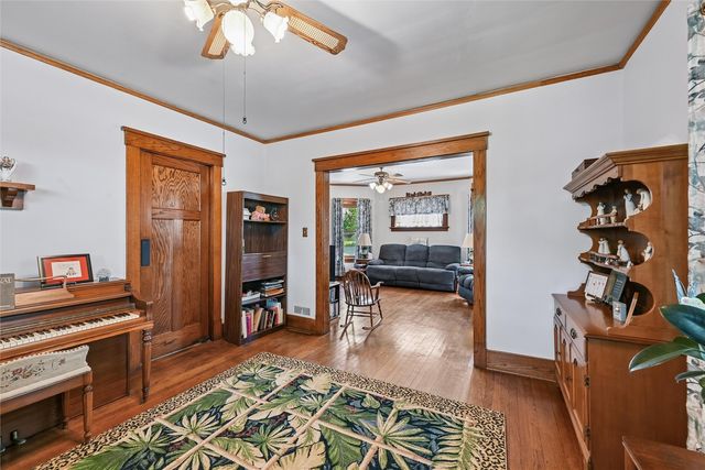 618 32nd Street NE, Cedar Rapids, IA 52402