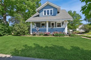 618 32nd Street NE, Cedar Rapids, IA 52402