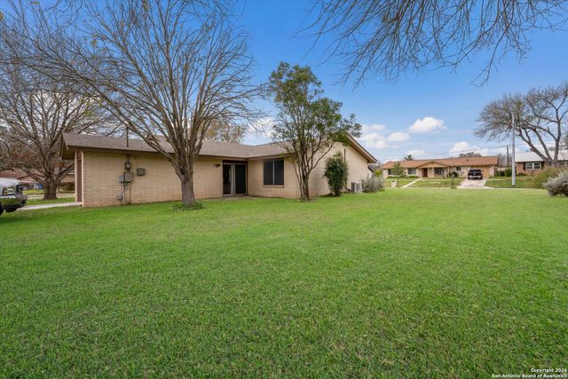 795 Renee St, Seguin, TX 78155