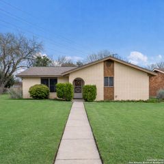 795 Renee St, Seguin, TX 78155