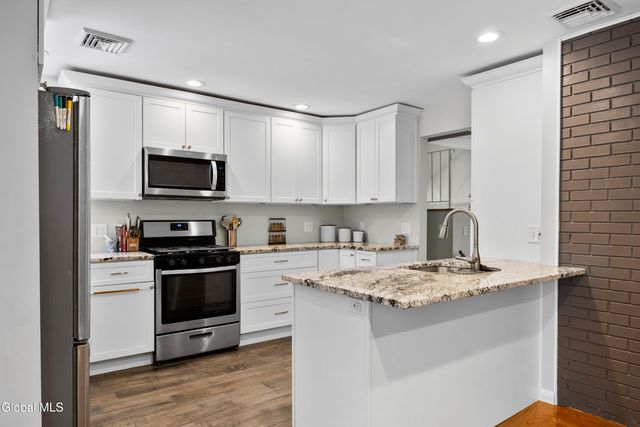 27 Davis Avenue, Albany, NY 12203