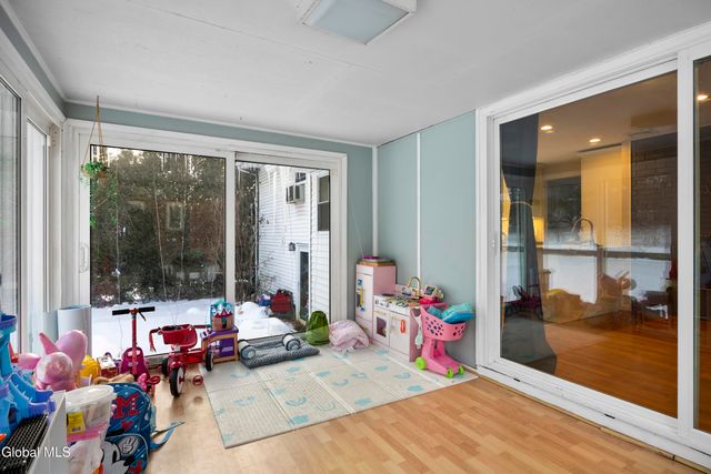 27 Davis Avenue, Albany, NY 12203