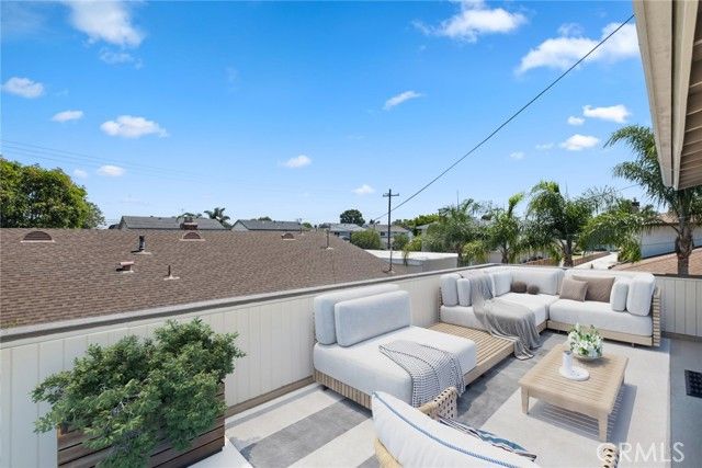 375 Woodland Pl C, Costa Mesa, CA 92627