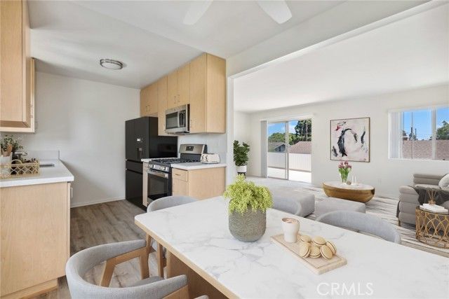 375 Woodland Pl C, Costa Mesa, CA 92627