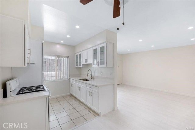 580 W Stocker Street 6, Glendale, CA 91202