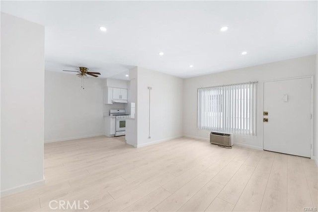 580 W Stocker Street 6, Glendale, CA 91202