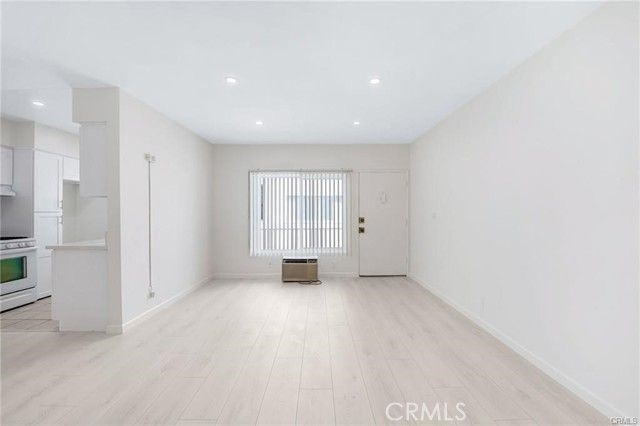 580 W Stocker Street 6, Glendale, CA 91202