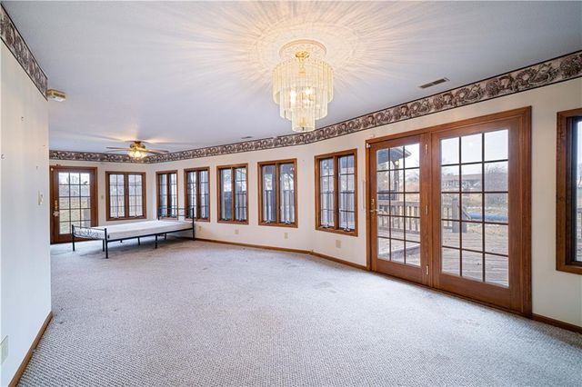 1402 SE Moore Road, St Joseph, MO 64504