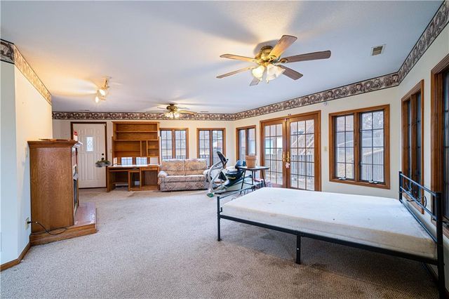 1402 SE Moore Road, St Joseph, MO 64504