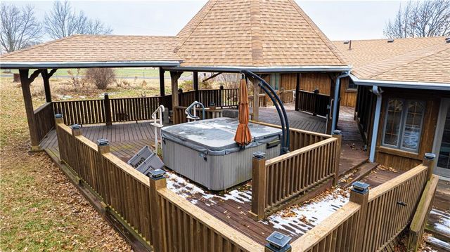 1402 SE Moore Road, St Joseph, MO 64504