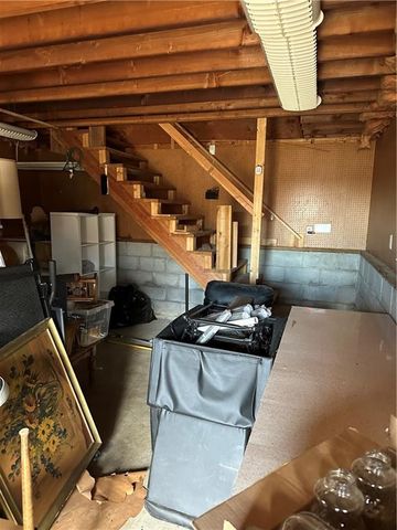 1402 SE Moore Road, St Joseph, MO 64504