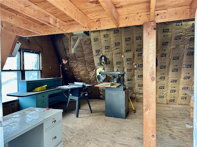 1402 SE Moore Road, St Joseph, MO 64504