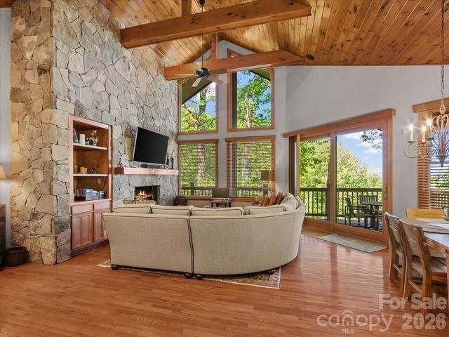 15 Ivy Point Lane, Burnsville, NC 28714