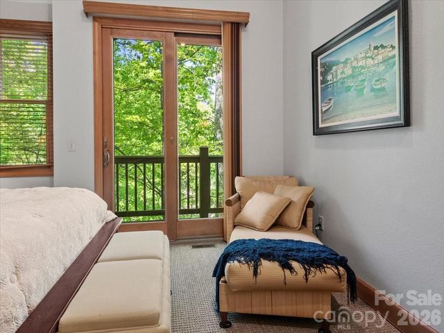 15 Ivy Point Lane, Burnsville, NC 28714