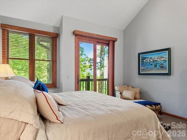 15 Ivy Point Lane, Burnsville, NC 28714
