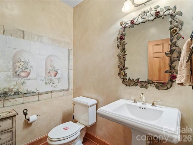 15 Ivy Point Lane, Burnsville, NC 28714