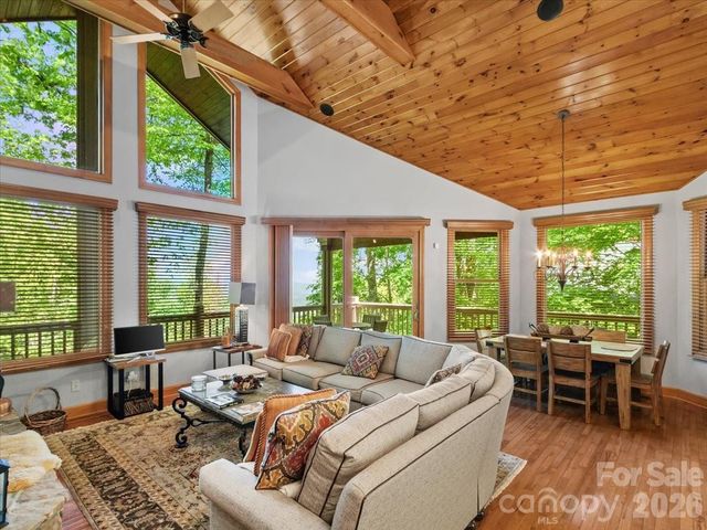 15 Ivy Point Lane, Burnsville, NC 28714