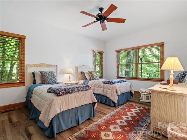 15 Ivy Point Lane, Burnsville, NC 28714