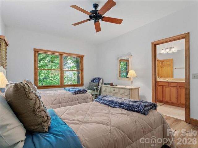 15 Ivy Point Lane, Burnsville, NC 28714