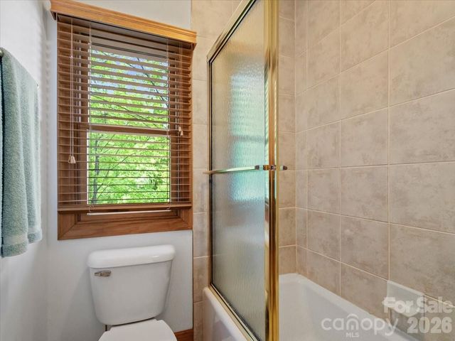 15 Ivy Point Lane, Burnsville, NC 28714