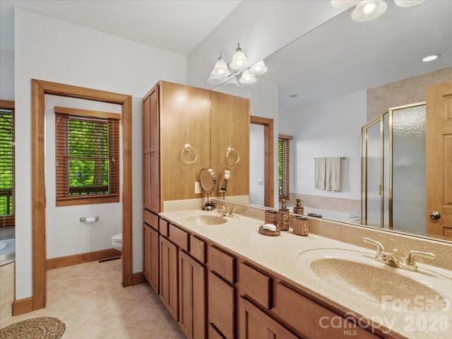 15 Ivy Point Lane, Burnsville, NC 28714