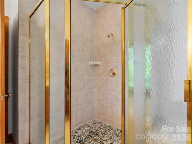 15 Ivy Point Lane, Burnsville, NC 28714