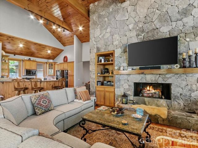 15 Ivy Point Lane, Burnsville, NC 28714
