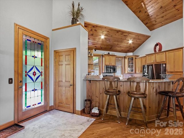 15 Ivy Point Lane, Burnsville, NC 28714