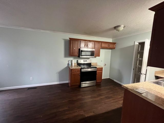 2305 Lone Oak Rd, Paris, TN 38242