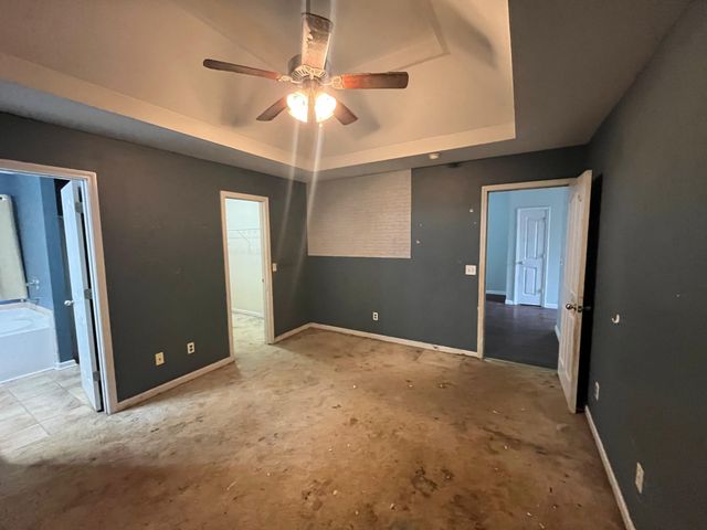 2305 Lone Oak Rd, Paris, TN 38242