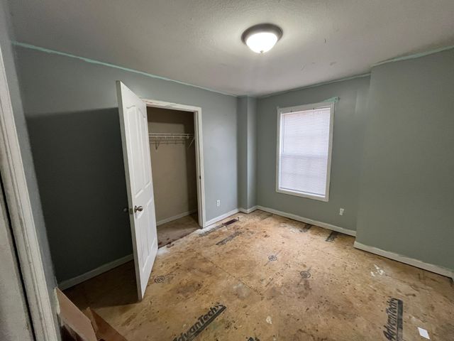 2305 Lone Oak Rd, Paris, TN 38242