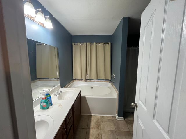 2305 Lone Oak Rd, Paris, TN 38242