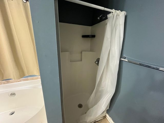 2305 Lone Oak Rd, Paris, TN 38242