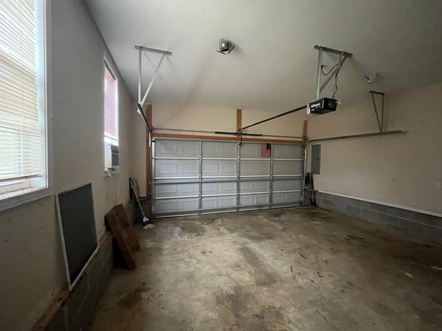 2305 Lone Oak Rd, Paris, TN 38242