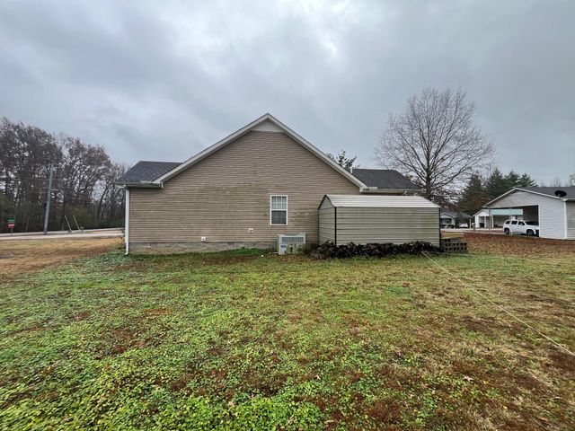 2305 Lone Oak Rd, Paris, TN 38242