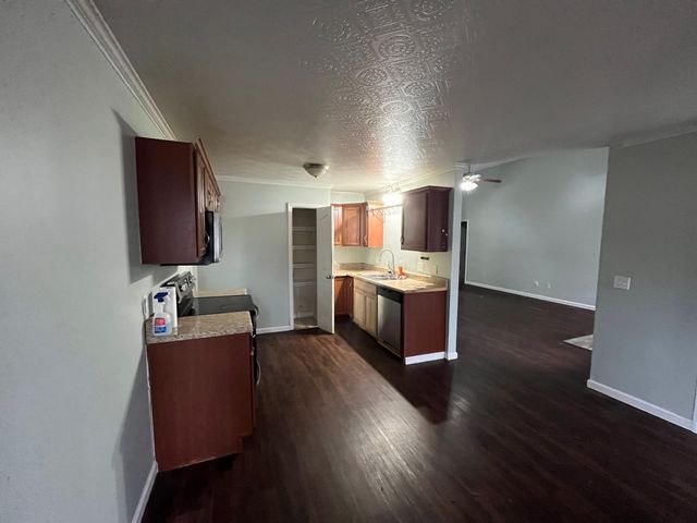 2305 Lone Oak Rd, Paris, TN 38242