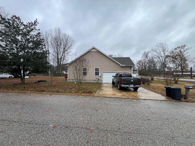 2305 Lone Oak Rd, Paris, TN 38242