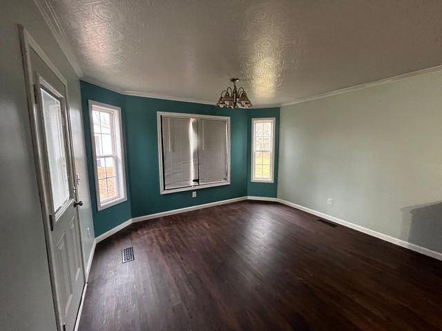 2305 Lone Oak Rd, Paris, TN 38242