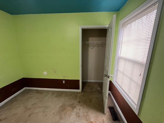 2305 Lone Oak Rd, Paris, TN 38242