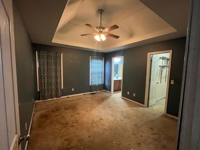 2305 Lone Oak Rd, Paris, TN 38242