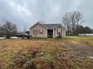 2305 Lone Oak Rd, Paris, TN 38242