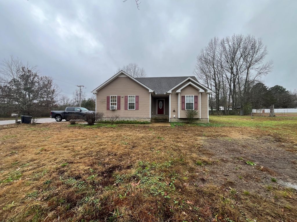 2305 Lone Oak Rd, Paris, TN 38242